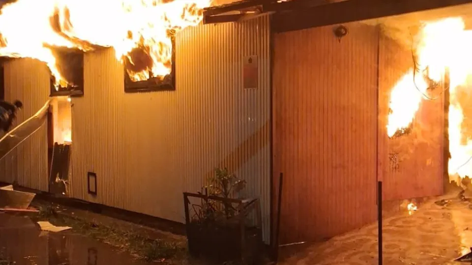Incêndio em lar de idosos deixa 16 mortos no Chile; veja as imagens 3