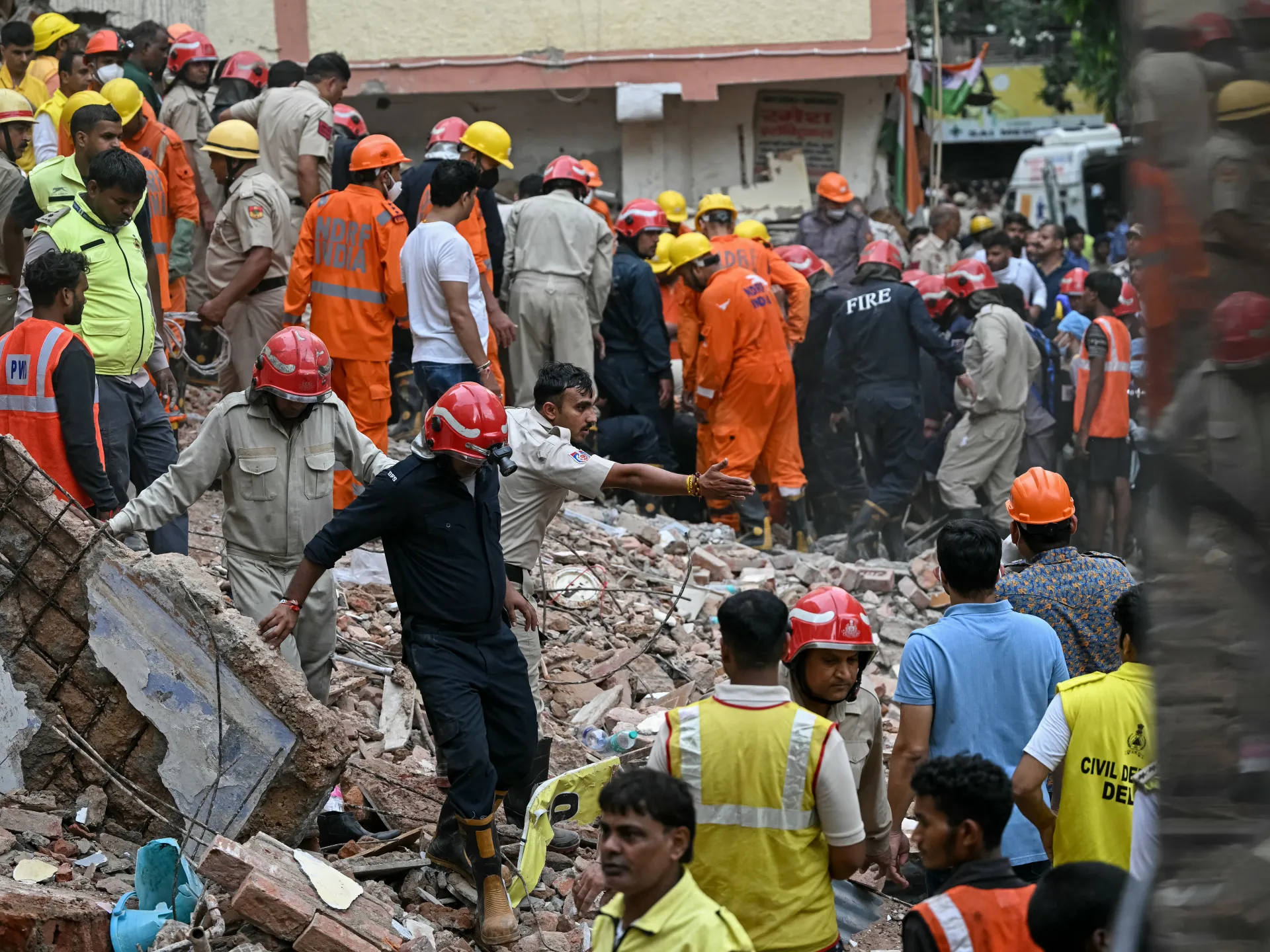 India teams search for survivors after Delhi building collapse kills six | Housing News 4