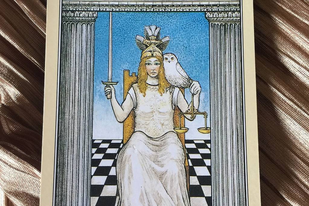 Justiça no tarô mostra por que a resposta pode ser talvez - 23/09/2026 - Astrologia 4