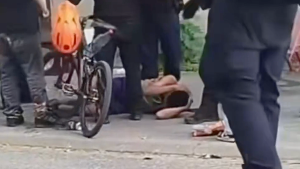 Man dies after French police officer throws him on the ground | Police 19