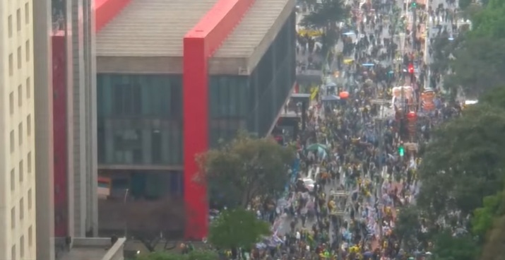 Manifestação na Paulista reúne opositores de Lula e Moraes 3