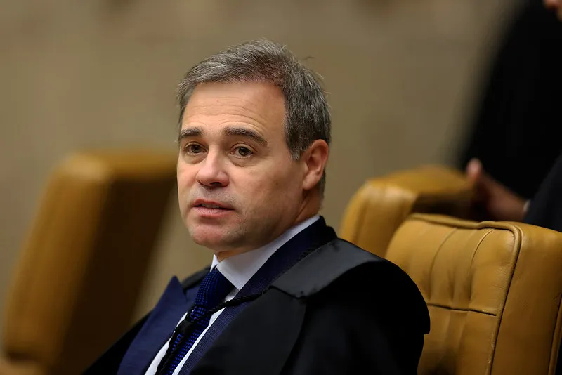 Mendonça defende decisão de julgar Moraes no plenário e devolve processo a Fachin 1