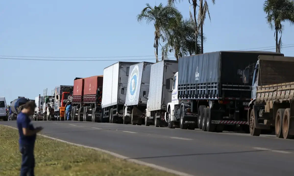 PRF proíbe caminhões acima dos limites de peso e tamanho em rodovias federais no dia das eleições 3