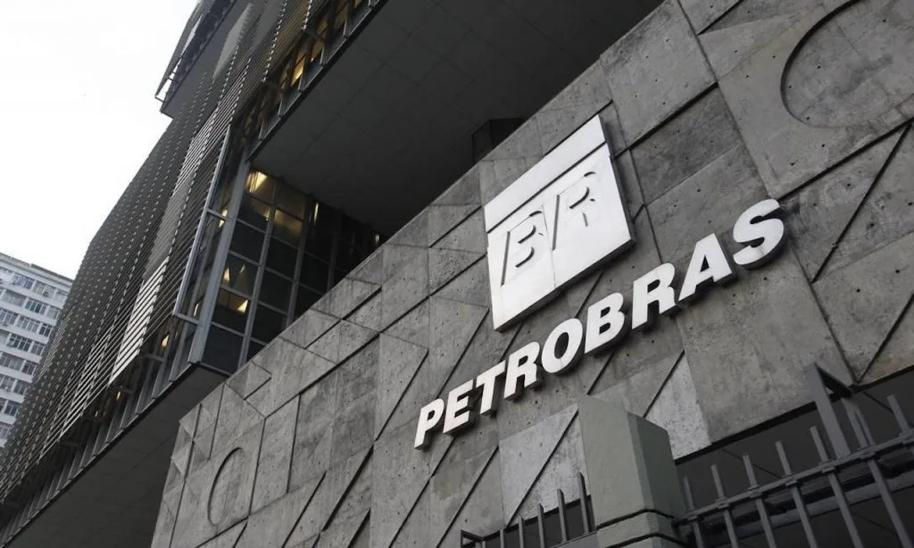 Petrobras reajustará preço do diesel, mas aumento será neutralizado por subsídio 13