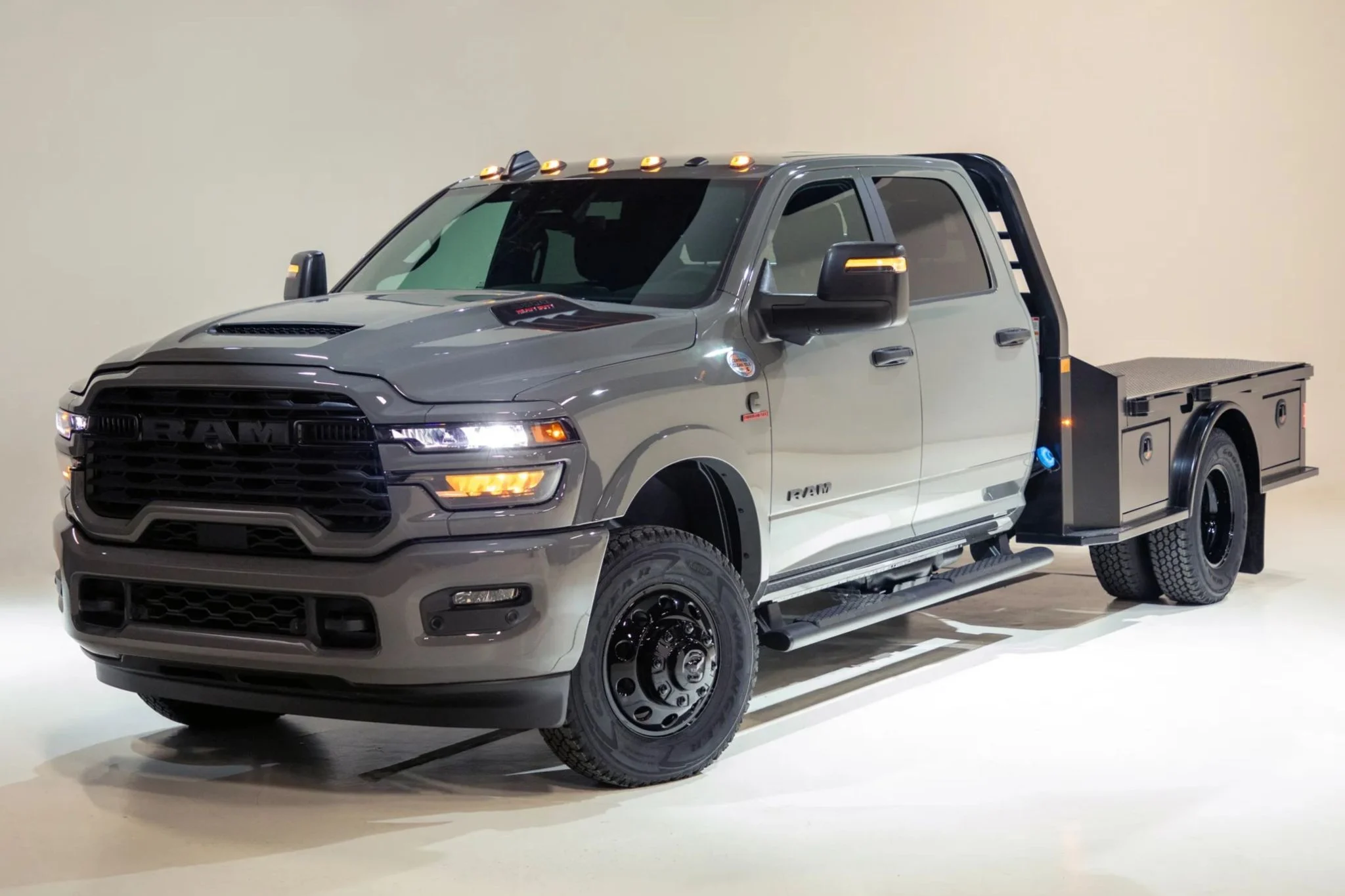 RAM Chassi Cab Night Edition