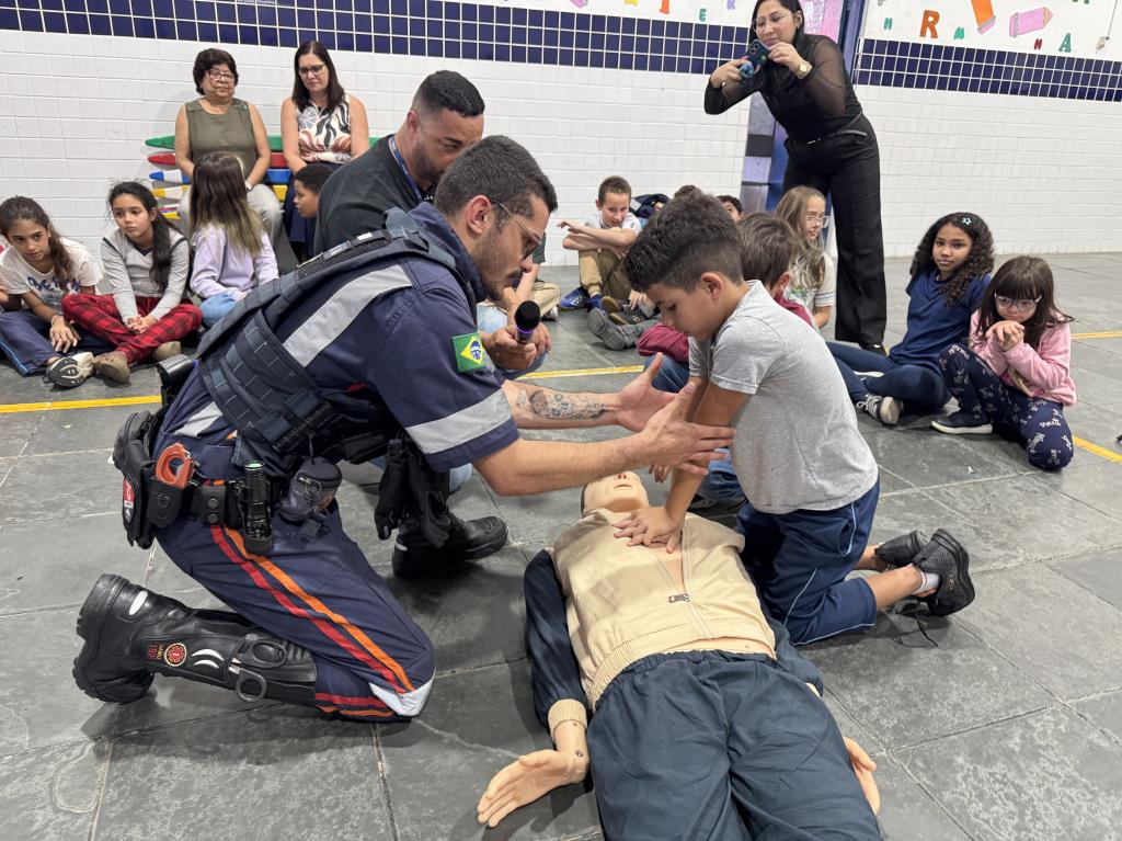 Projeto Samuzinho ensina crianças a reconhecer e agir em situações de emergência