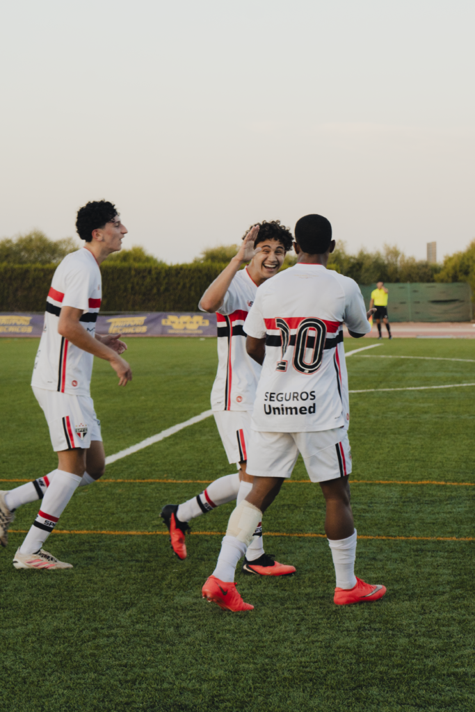Sub-17 goleia o Sporting pelo Mundial de Clubes Juvenil 1