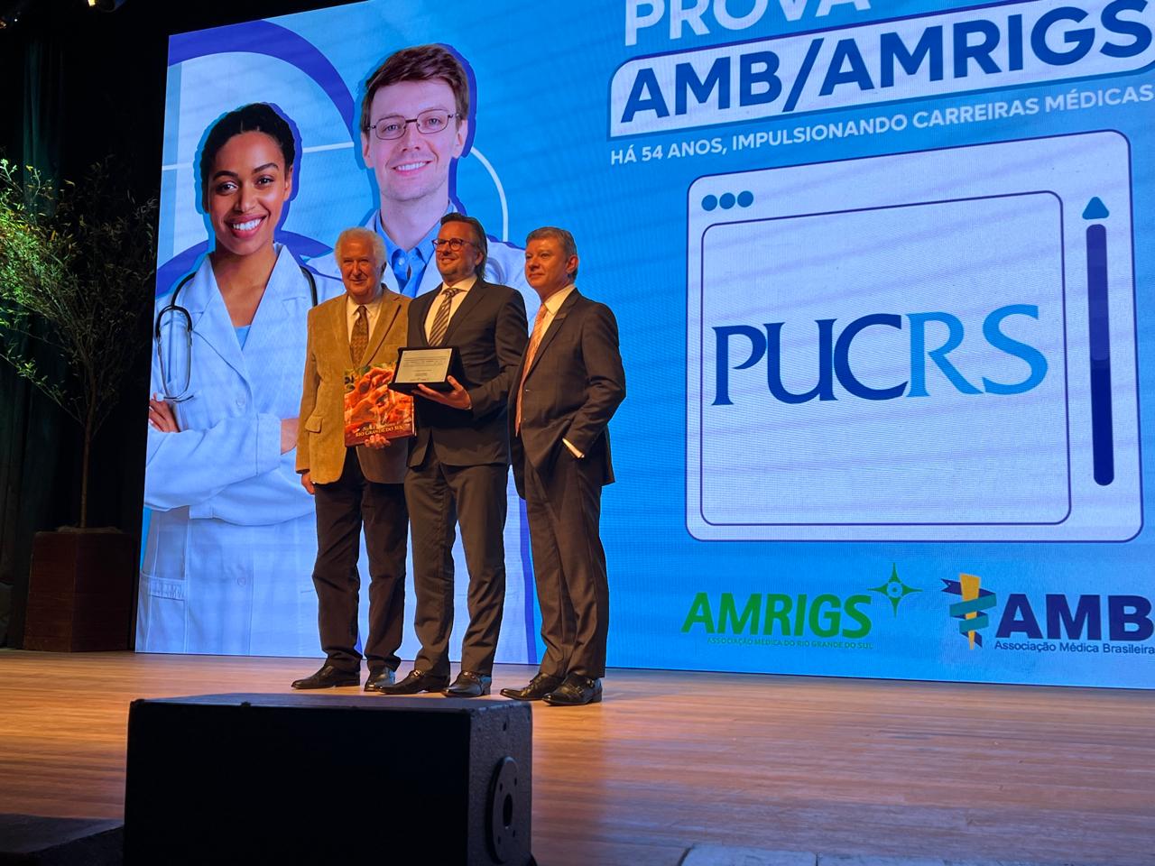 AMB participa da Premiação de Jornalismo e de Melhores Práticas na Medicina de 2026 da AMRIGS – AMB 1