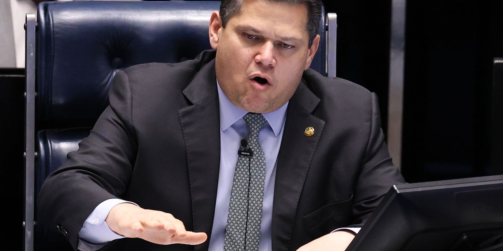 Alcolumbre vai promulgar fim da escala 6x1 nesta sexta 1