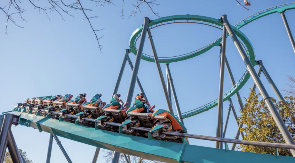 Após morte em montanha-russa, Six Flags anuncia cintos de segurança em 9 atrações nos EUA