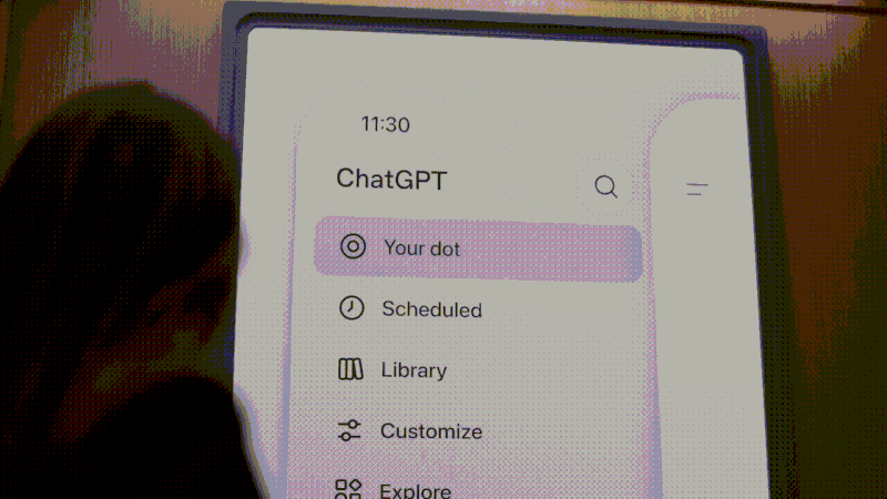 GIF animado mostra um Dot, agente de IA do ChatGPT, de cor azul e com uma boina preta.