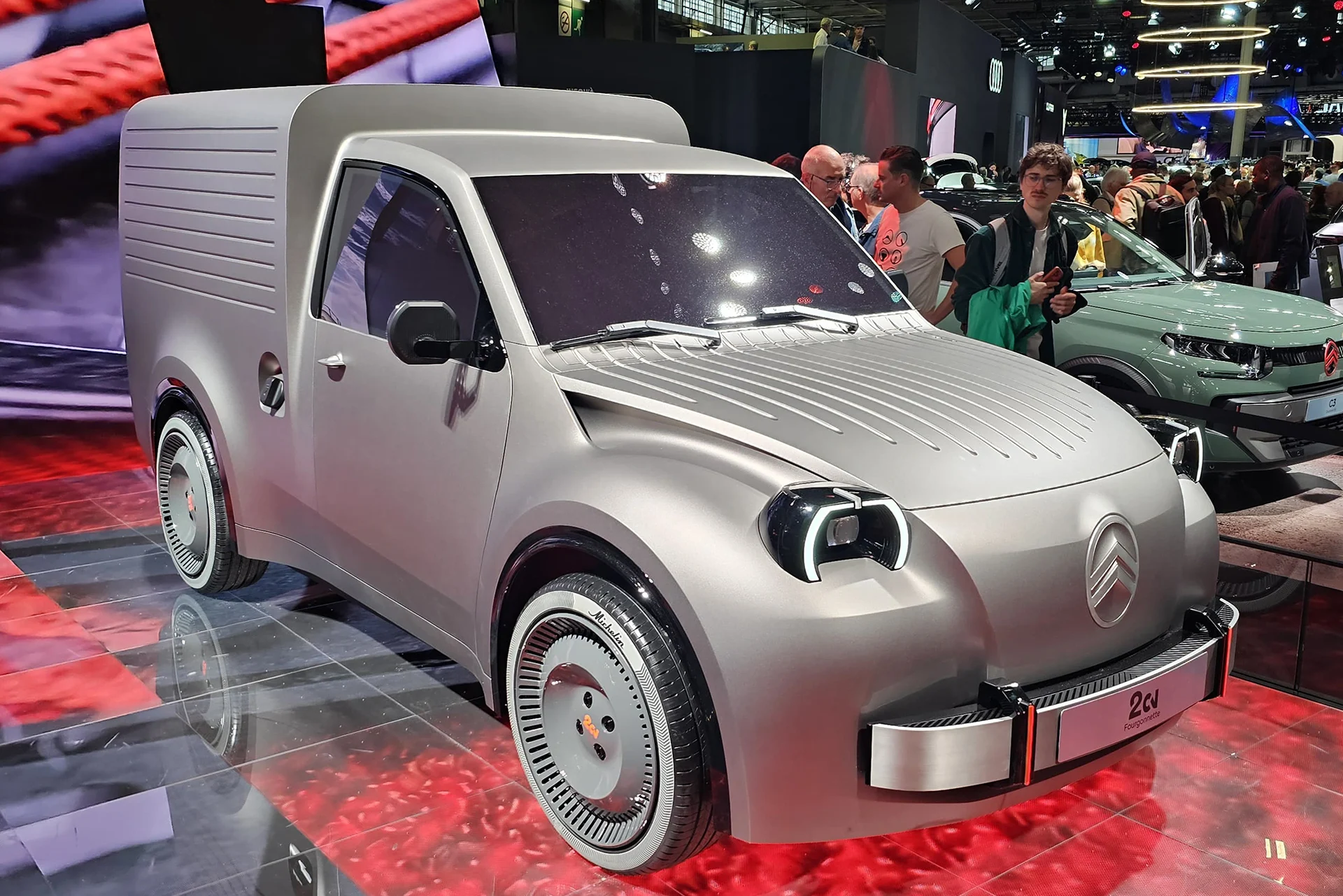 Citroën 2 CV Fourgonnette no Salão de Paris Foto AutoPapo Felipe Boutros 1