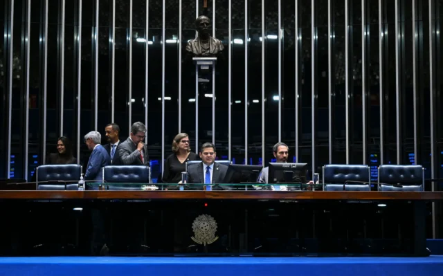 Como a pauta do fim da escala 6 por 1 entra no 2º turno da eleição 9
