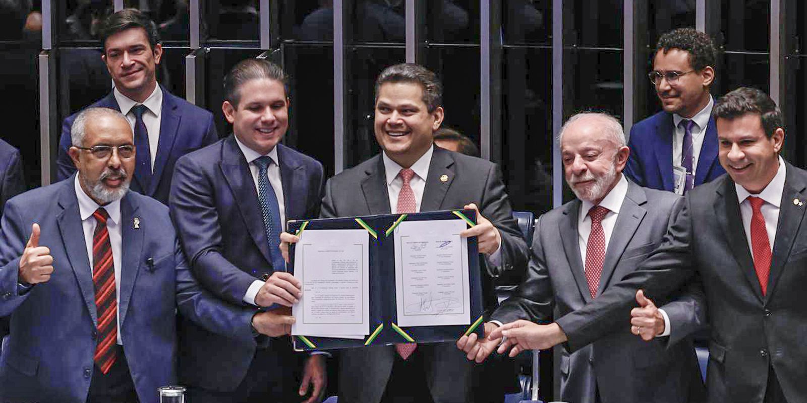 Congresso promulga emenda do fim da 6x1; escala 5x2 começa em 60 dias 1