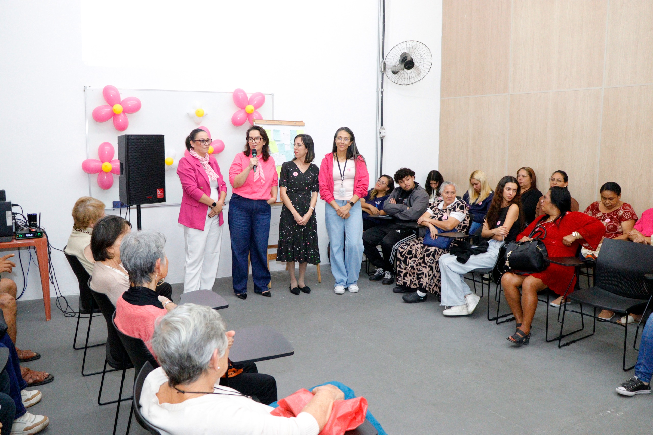 Assistência Social e Saúde de Suzano promovem ação de valorização da mulher no Cras Centro 1