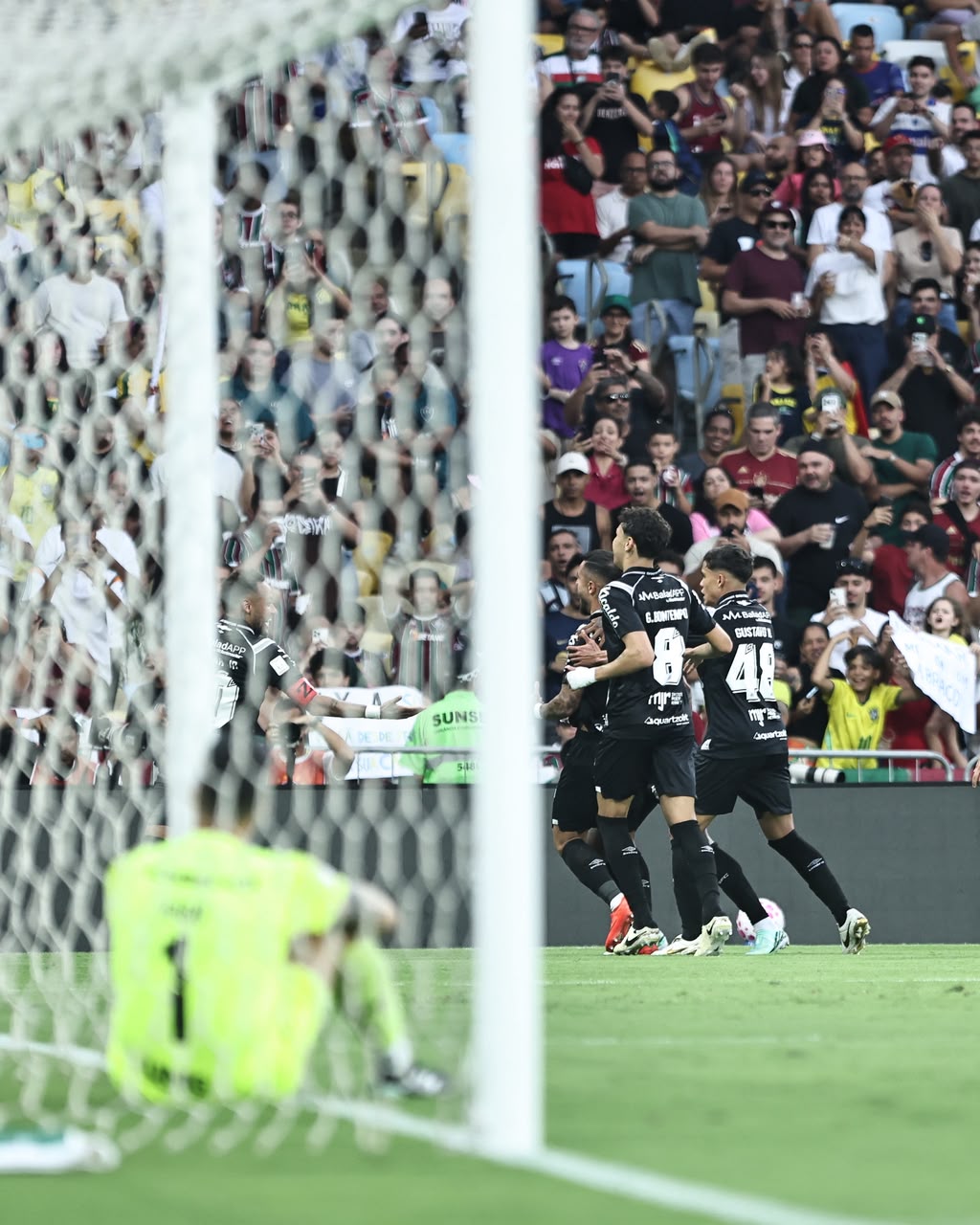 De virada, Peixe vence no Maracanã contra o Fluminense 1