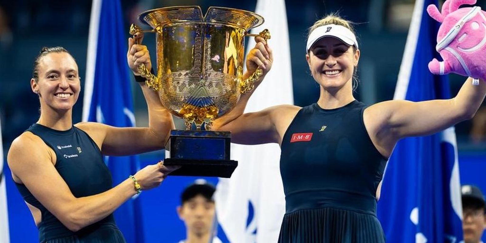 Dupla de Stefani fatura WTA 1000 de Pequim, o 5º título na temporada 3
