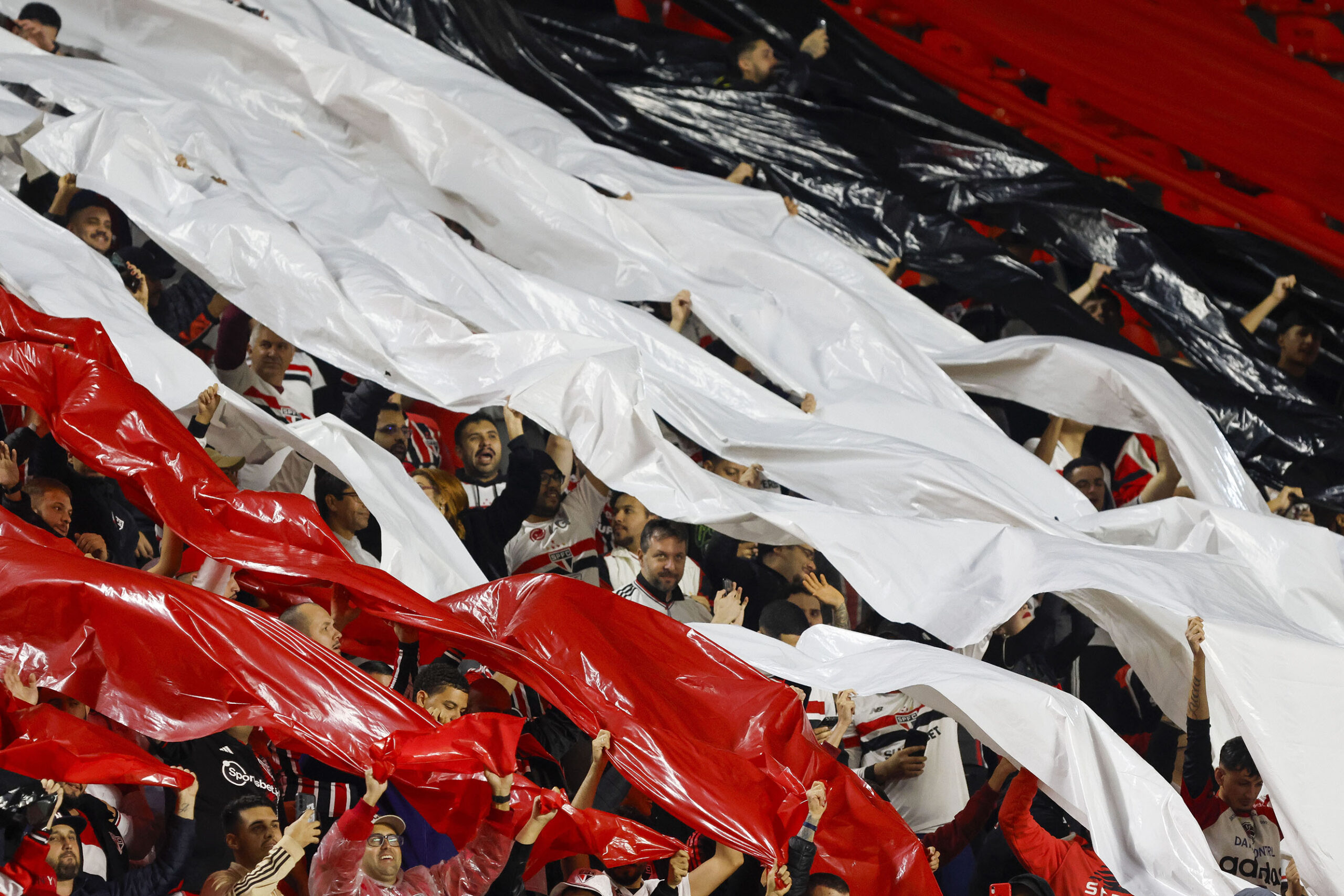 Em duelo remarcado do Brasileirão, Tricolor recebe o Santos 11