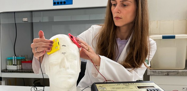 Estimulação cerebral aliada à educação nutricional reduz desejo por comida em mulheres com obesidade 9