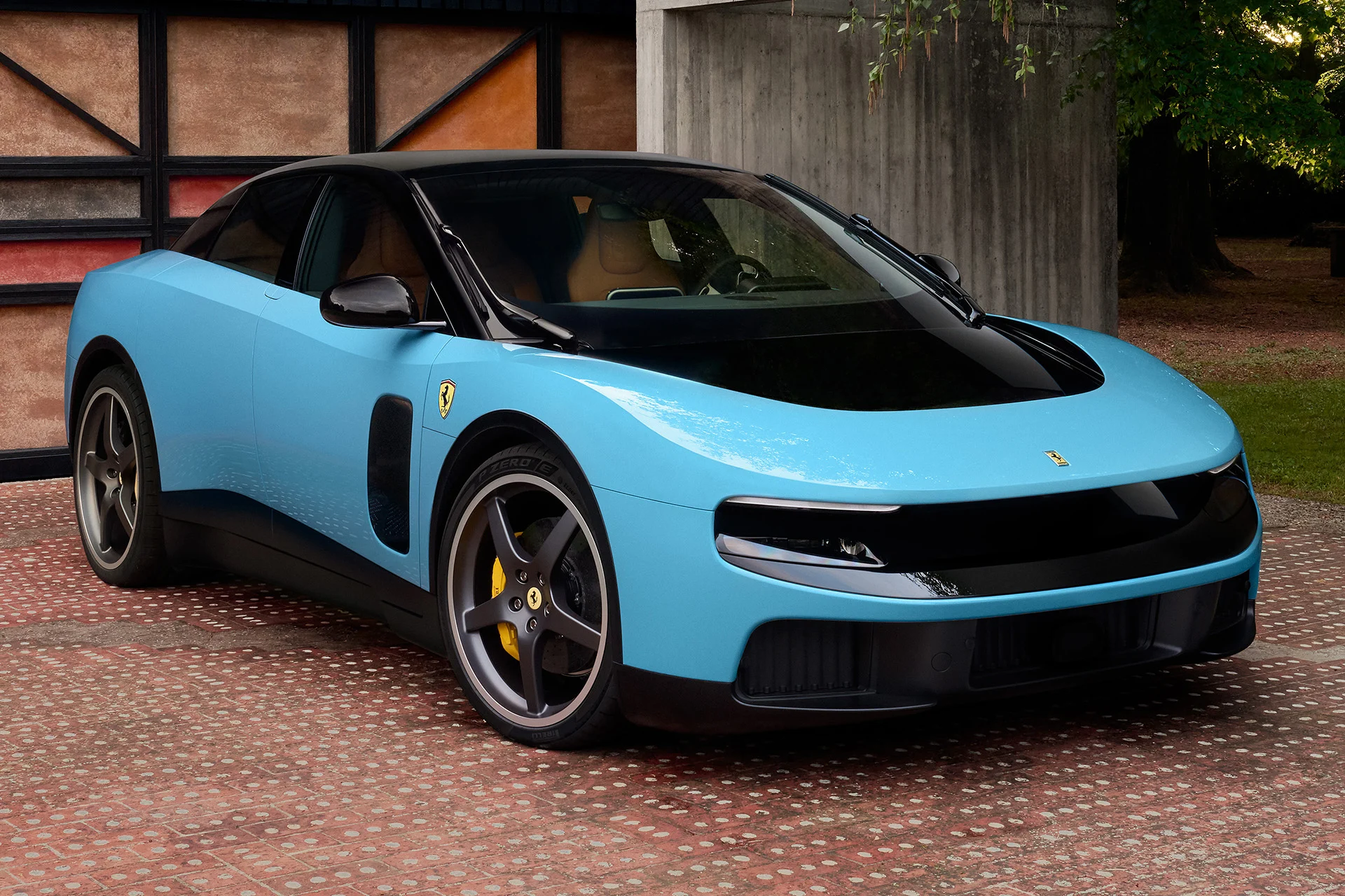 FERRARI LUCE FRONT 3Q 1x1 RGB WEB SOCIALS 3c29221d 0f23 472e b04a 580e63b881b3