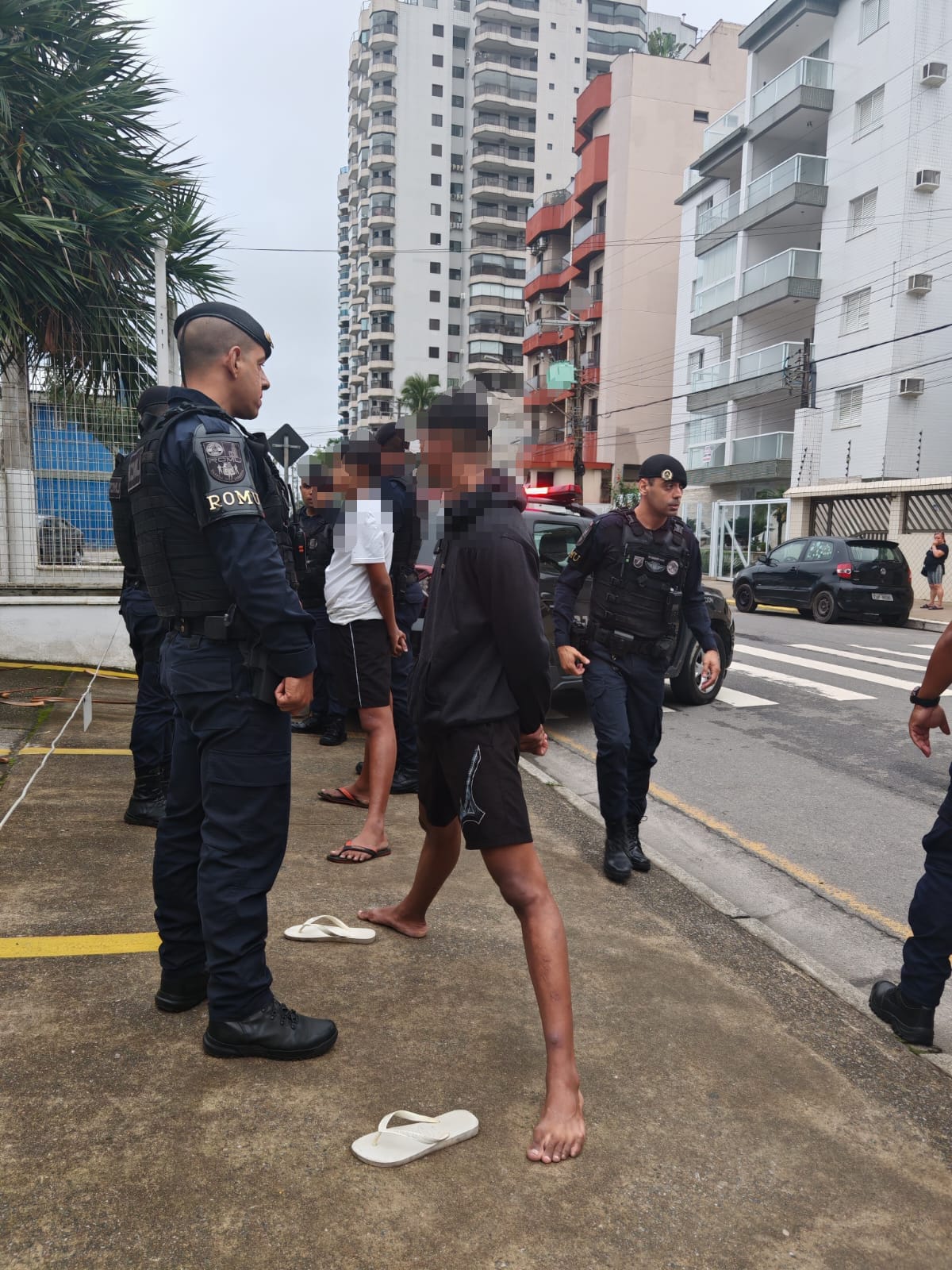 Flagrados por câmeras de monitoramento infratores são presos pela GCM de Guarujá na Praia da Enseada