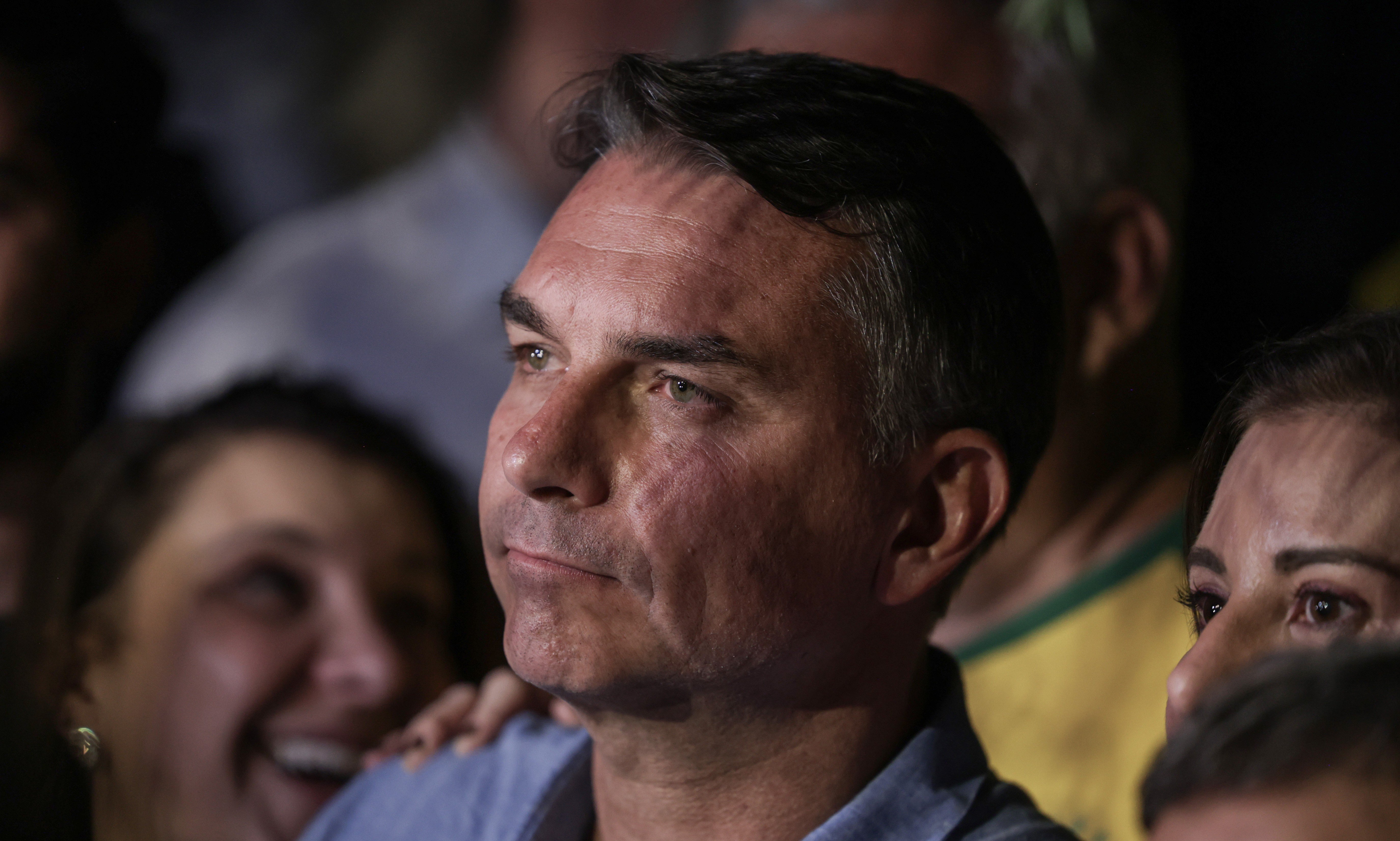 Flávio critica Lula por omissão nas queimadas na Amazônia 3