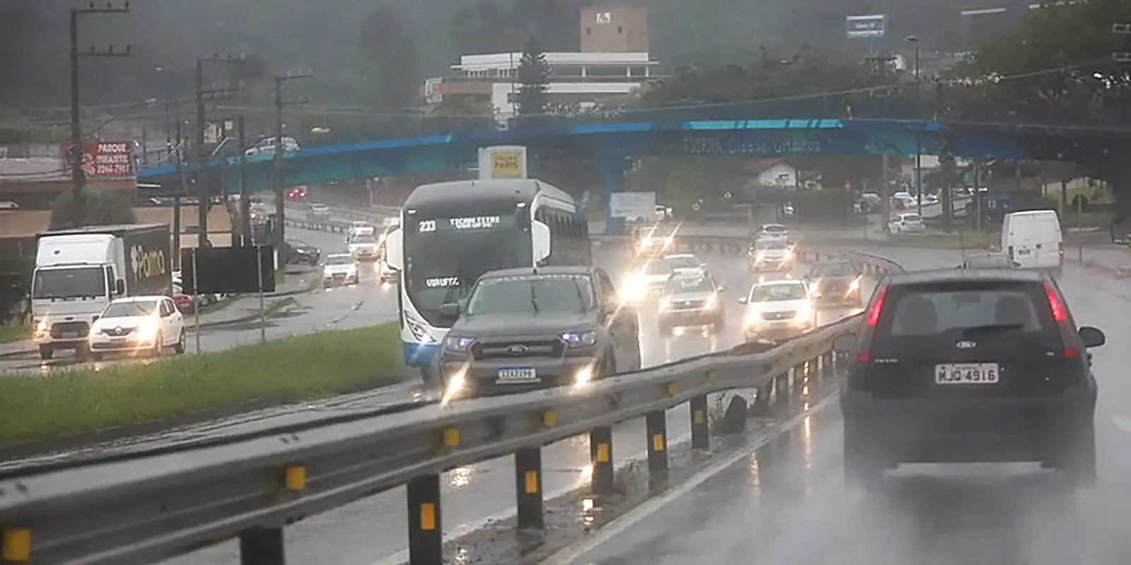 Frente fria leva tempestades e granizo ao centro-sul do país 1