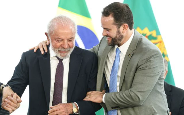 Governo anuncia desoneração de combustíveis por 30 dias 1