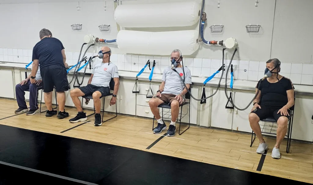 Inalação controlada de ar rarefeito pode ser estratégia para atenuar sintomas de Parkinson 4