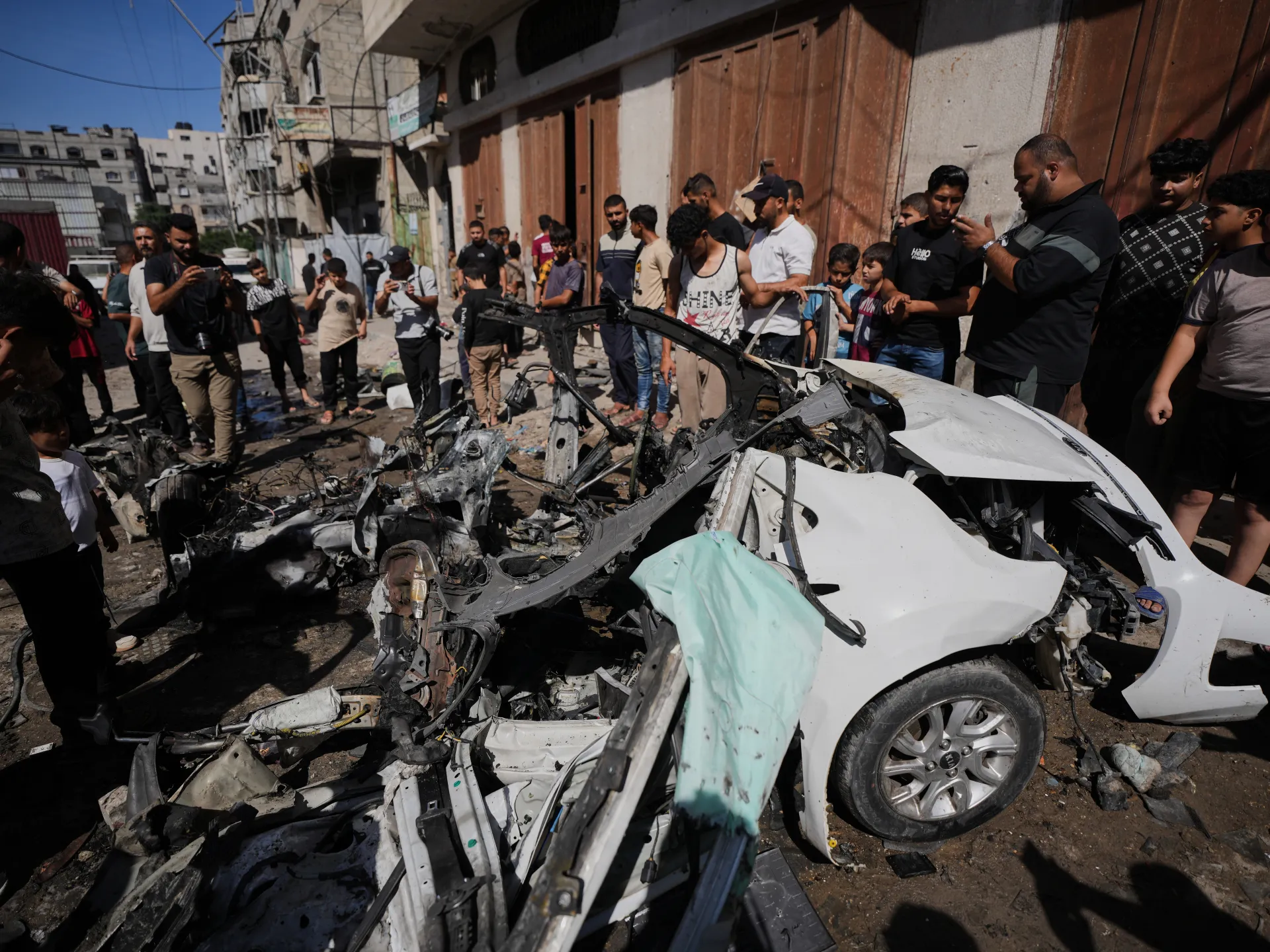 Israeli attacks kill one in Gaza, wound journalists in occupied West Bank | Israel-Palestine conflict News 2