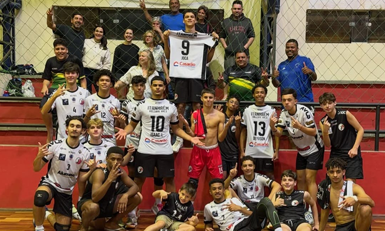 Itanhaém conquista títulos no futebol e no vôlei de base 5