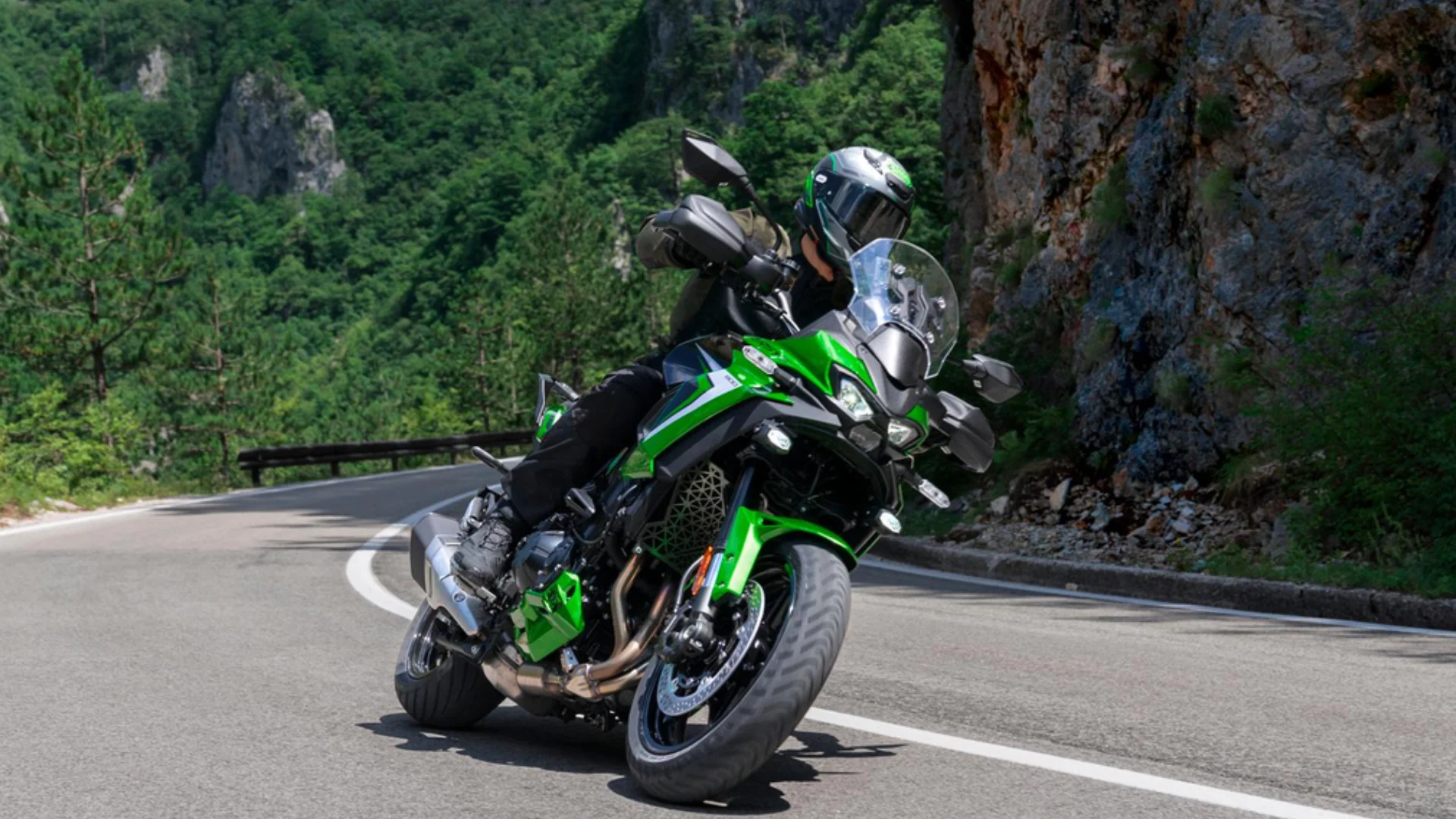 Kawasaki Versys 900 (6)