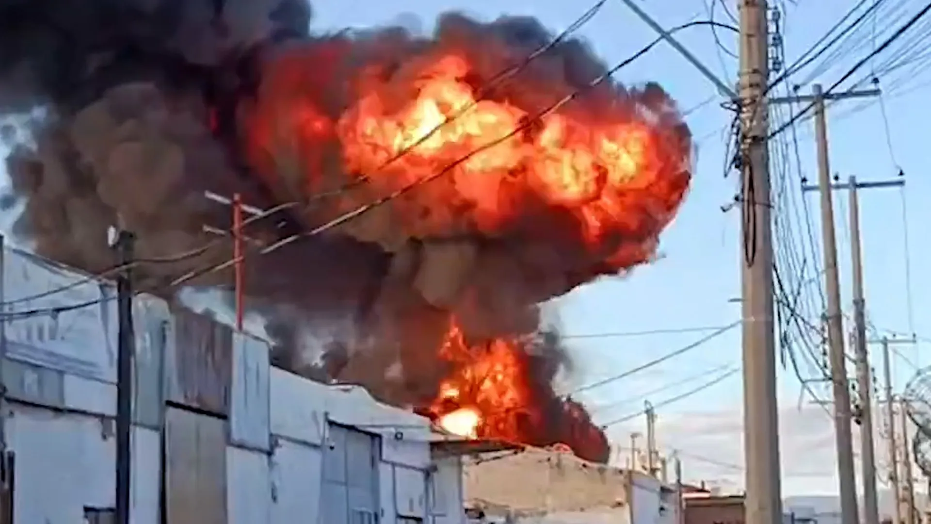 Massive chemical plant fire triggers mass evacuations in Mexico | Infrastructure 3