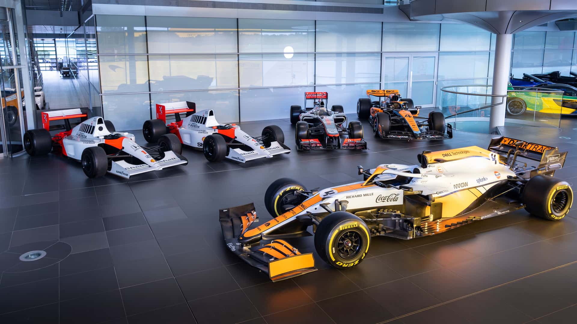 McLaren vende cinco carros de F1, incluindo dois pilotados por Senna e um testado por Brad Pitt 1