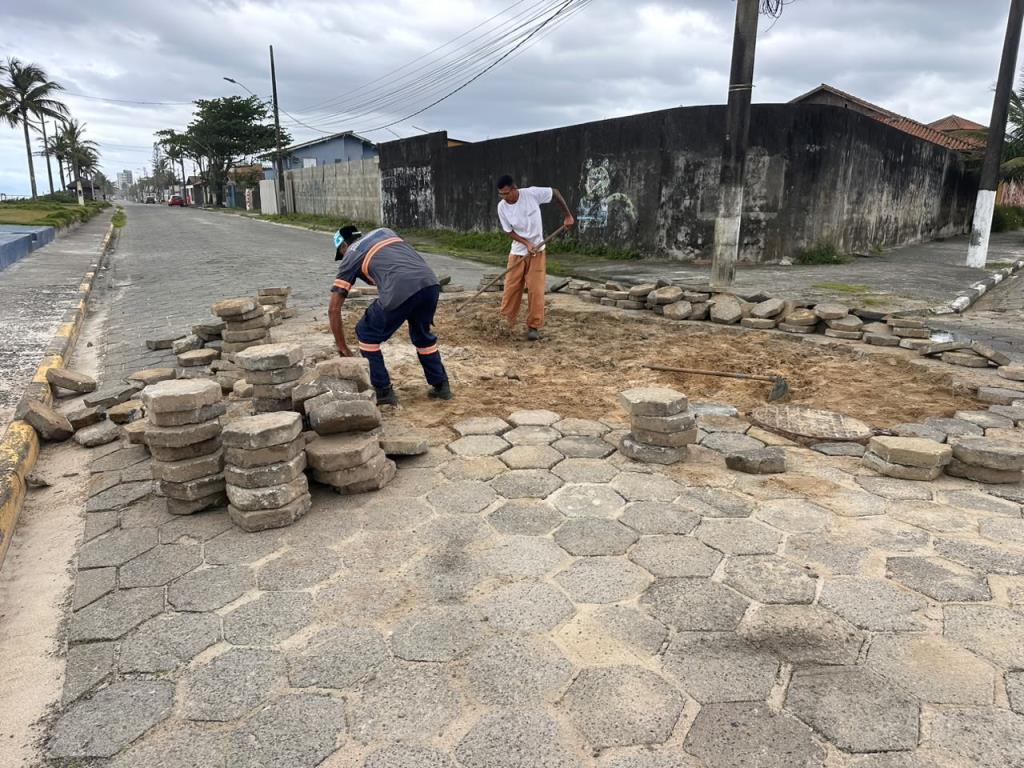 Mongaguá realiza a recuperação de pavimento no Jussara
