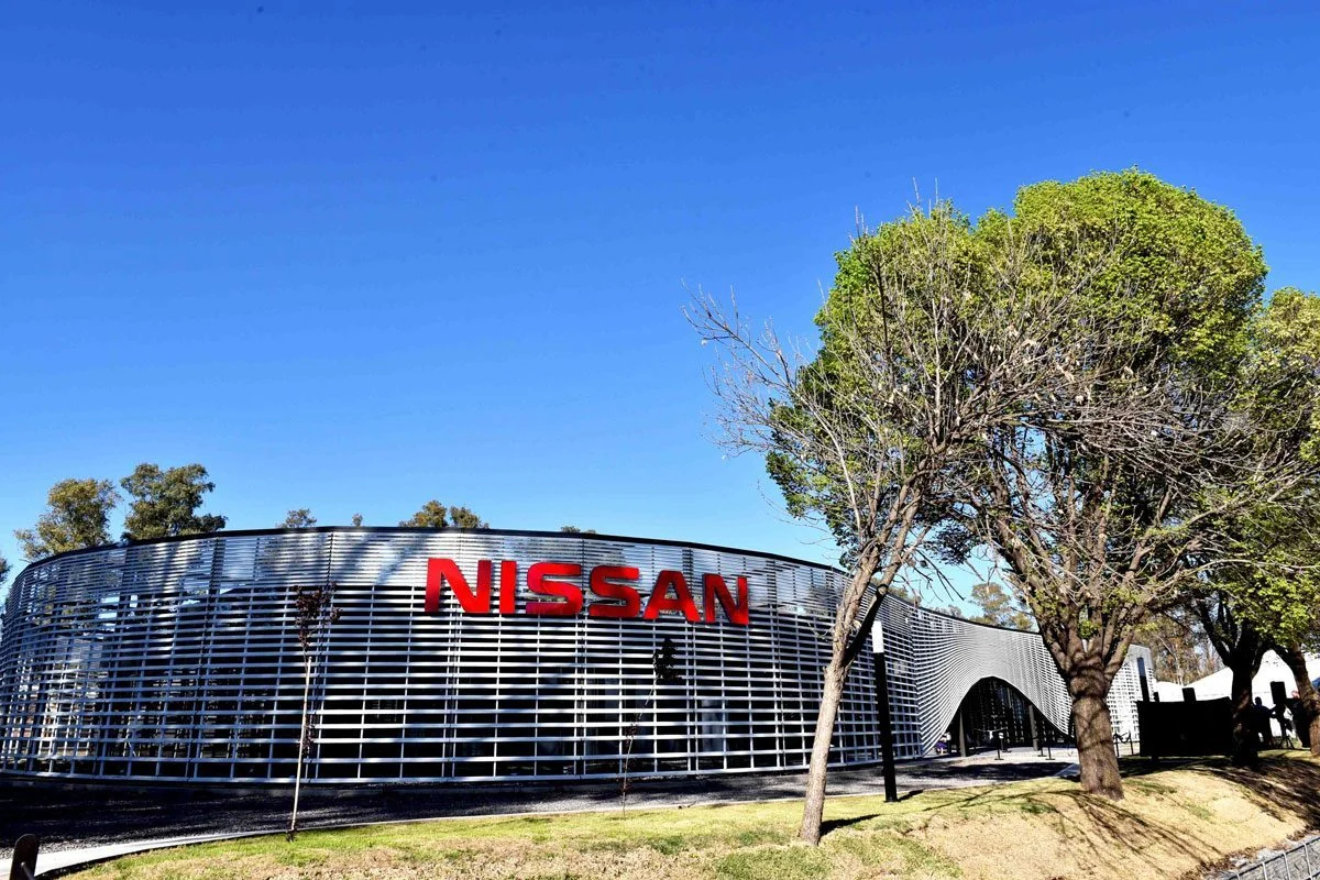 exterior de las nuevas oficinas de nissan en cordoba jpg ximg l 12 h smart