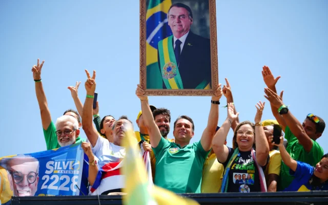 O clima de ‘já ganhou’ pode se voltar contra Flávio Bolsonaro? 7