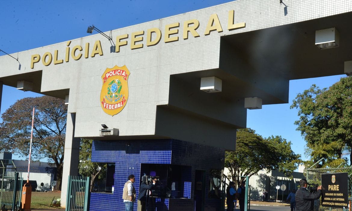 PF se pronuncia após Veja publicar relato de R$ 30 milhões para filme sobre Lula - Gazeta Brasil 1