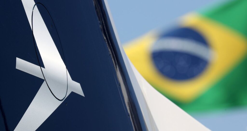 Embraer assina contrato com Latam para apoiar entrada de 24 novos jatos E195-E2