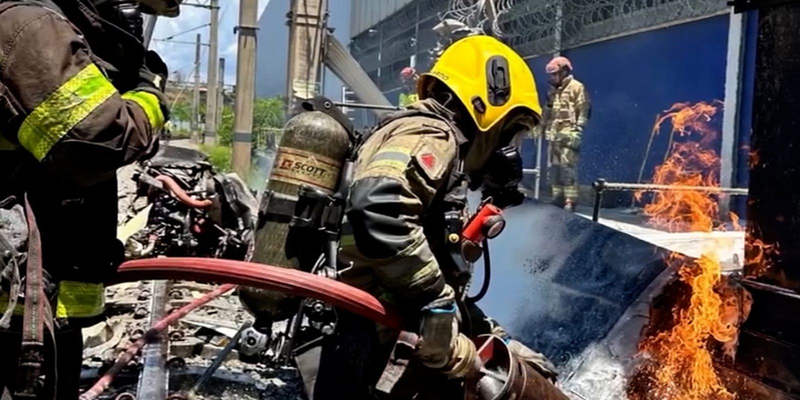Piloto morre após queda de avião em pátio de manutenção do Metrô de BH 1