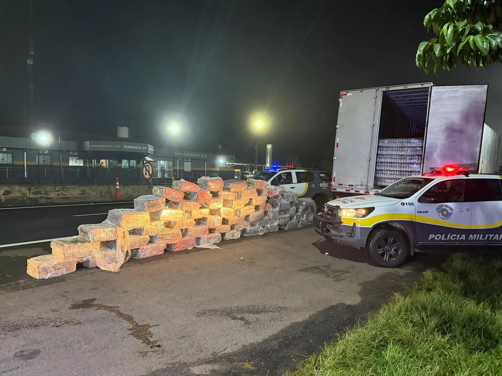 Polícia Rodoviária apreende 1,8 tonelada de maconha escondida em caminhão na região de Marília