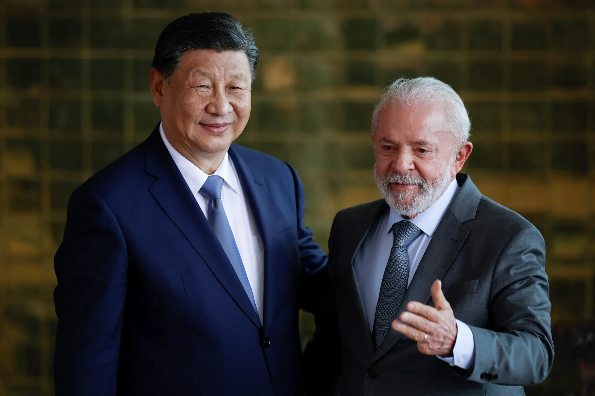 Presidente chinês Xi Jinping parabeniza Lula por reeleição 1