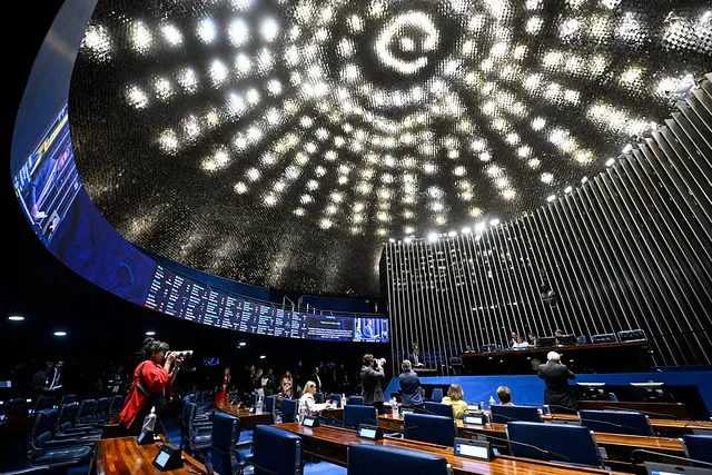 Quem é o único senador que votou contra o fim da escala 6×1 no Senado 1