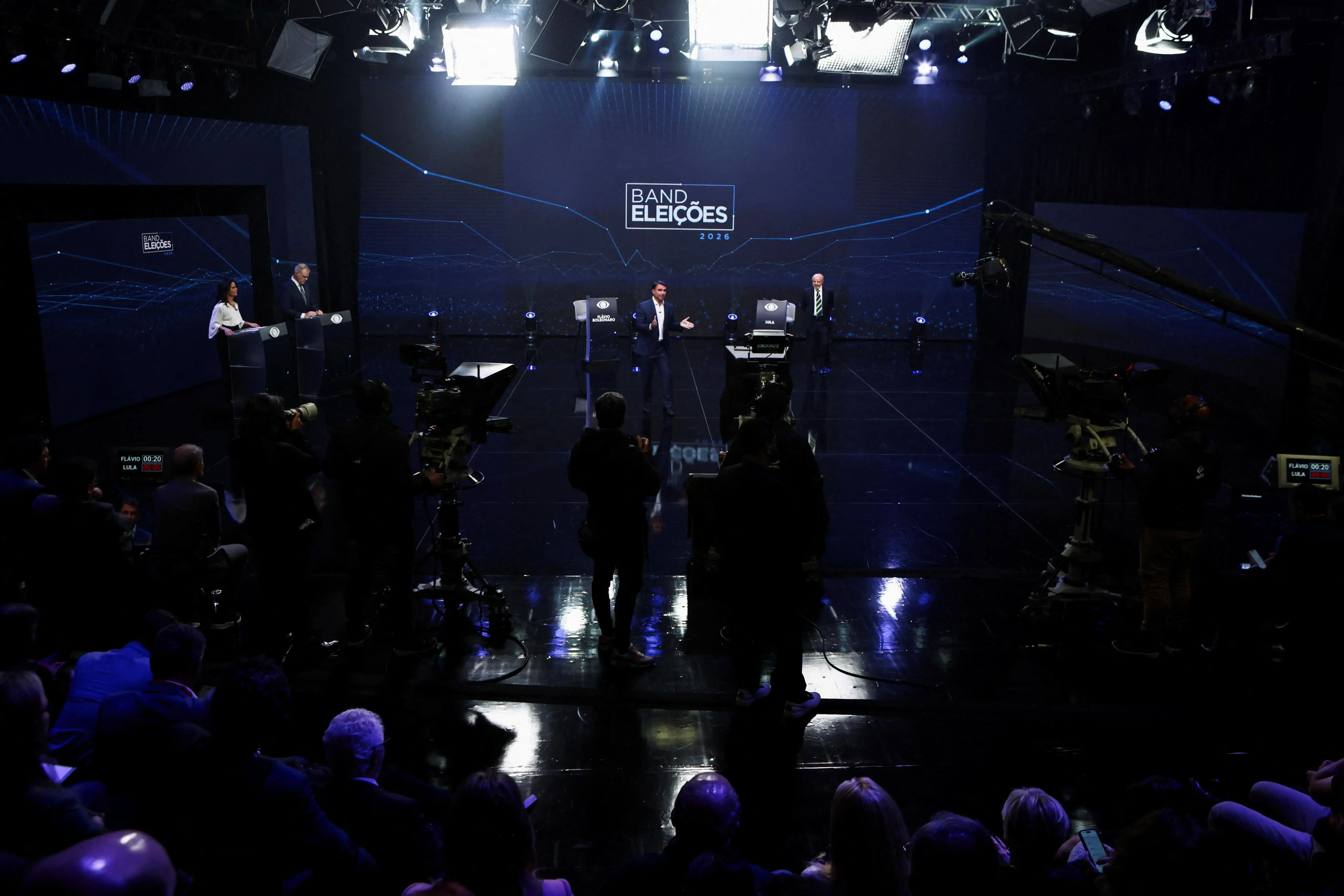 Suspeita de bomba mobiliza esquadrão antibomba após debate entre Lula e Flávio 4