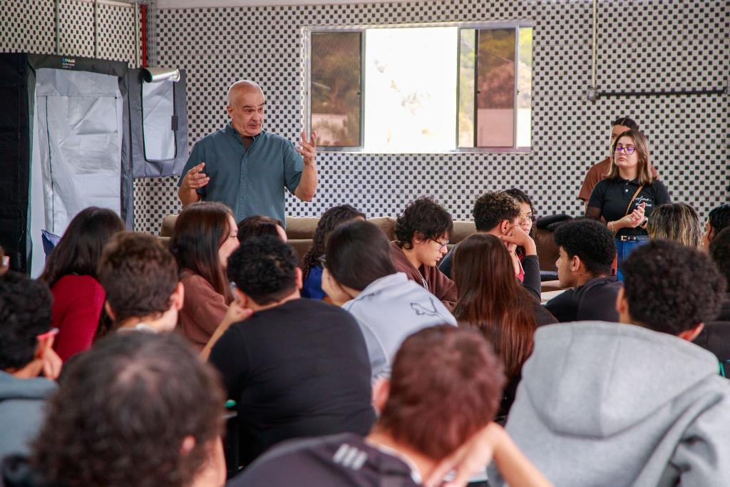 Jovem em Foco leva participantes para conhecer indústria têxtil de Guararema 2